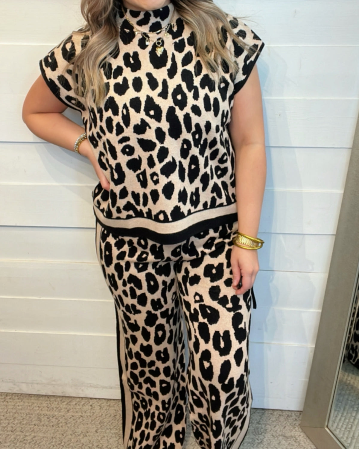 Leopard and the City Set in Black