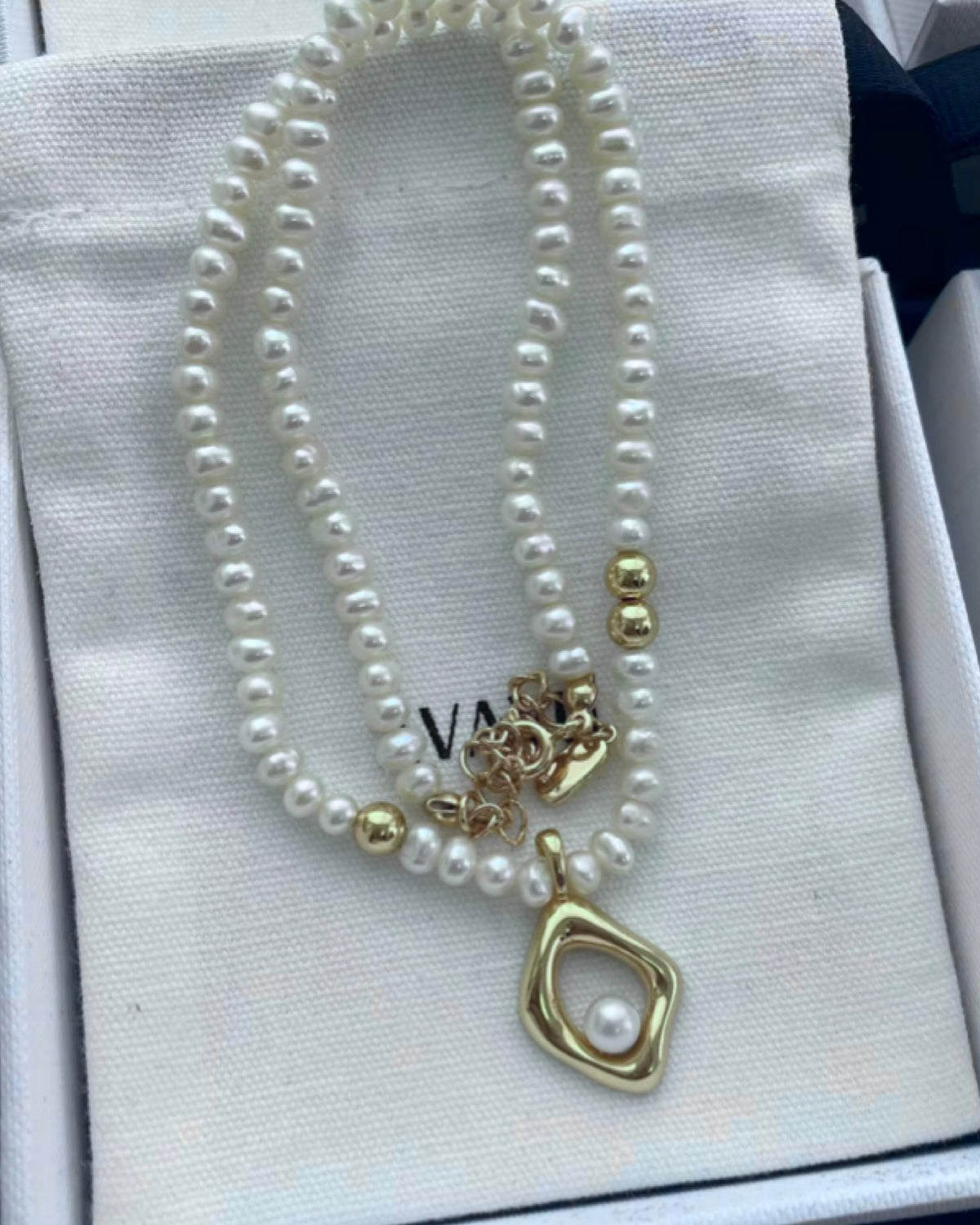 White Pearl Necklace