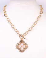 Pintel Necklace with Pearl Clover Pendant Gold