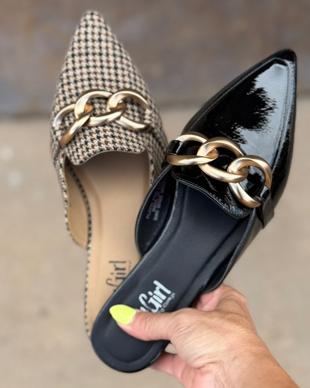Playin for Keeps in Blk/Tan Houndstooth Mules
