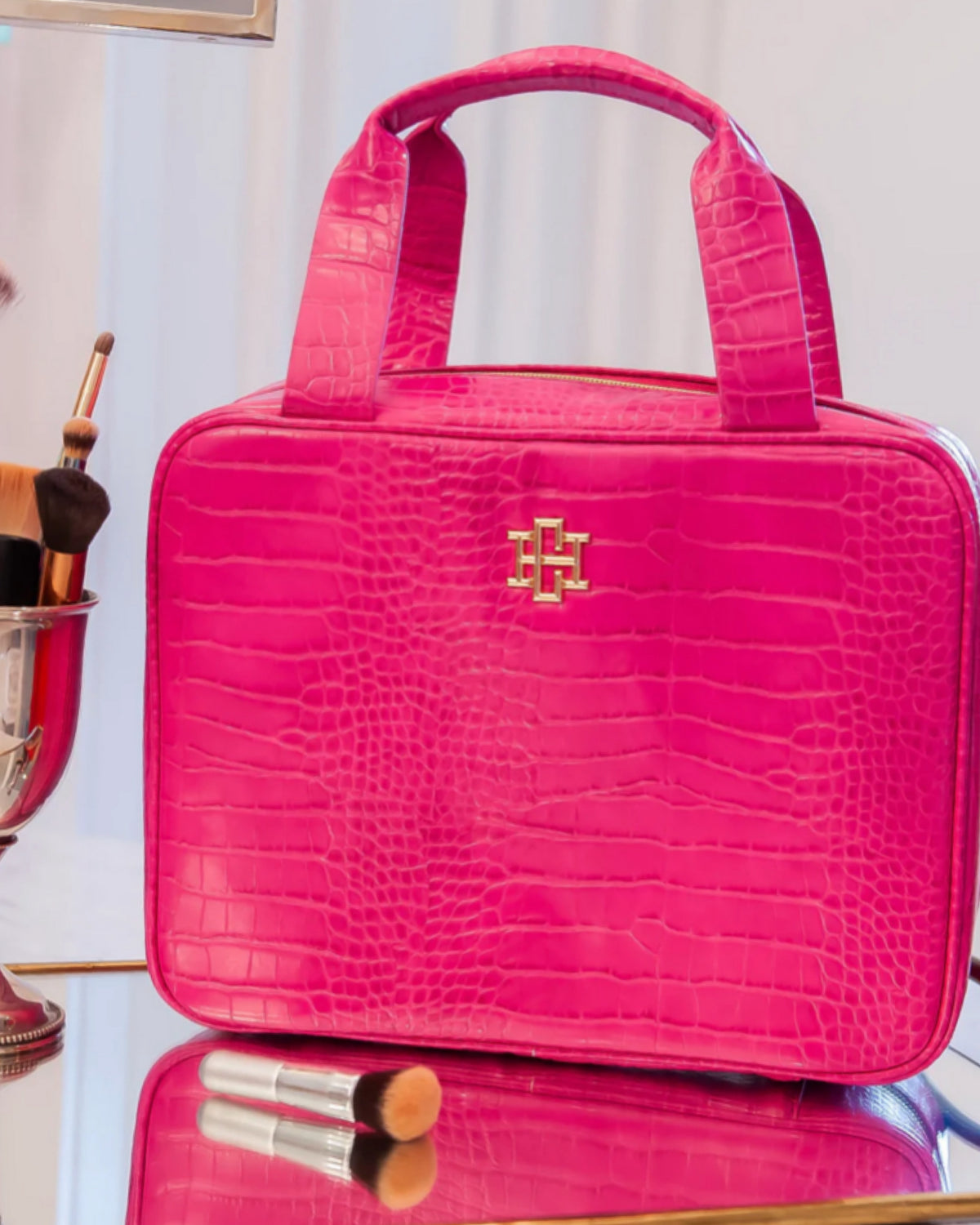 Punta Cana Large Case in HOT PINK