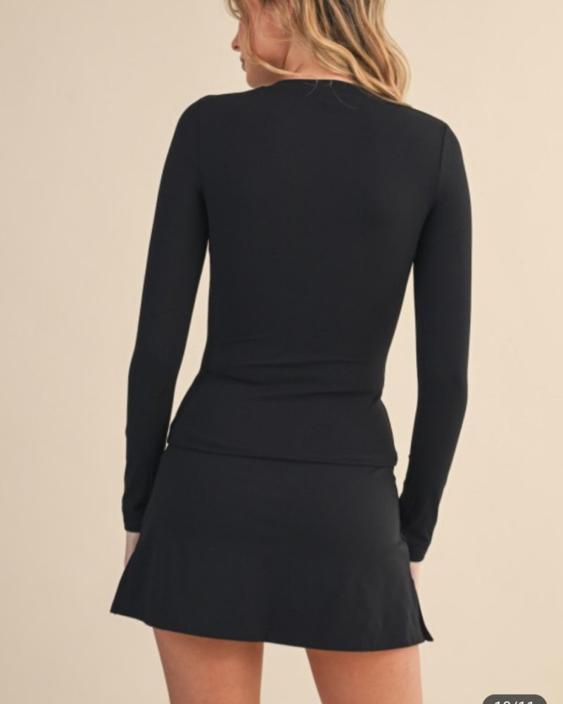 Simple Performance Fitted Long Sleeve in Black