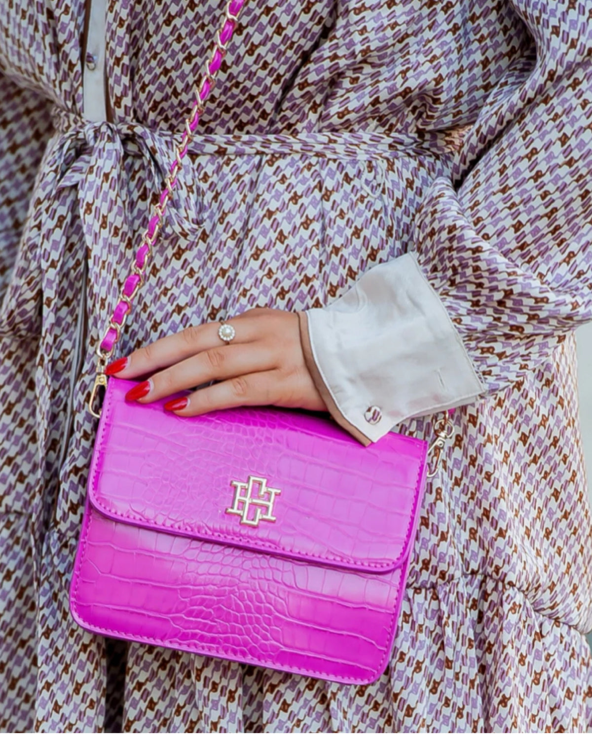 Evelyn Crossbody in HOT PINK