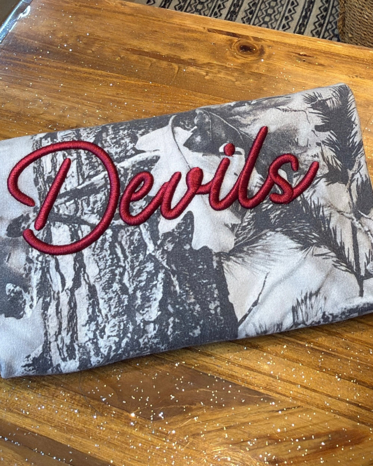 embroidered tee- DEVILS maroon